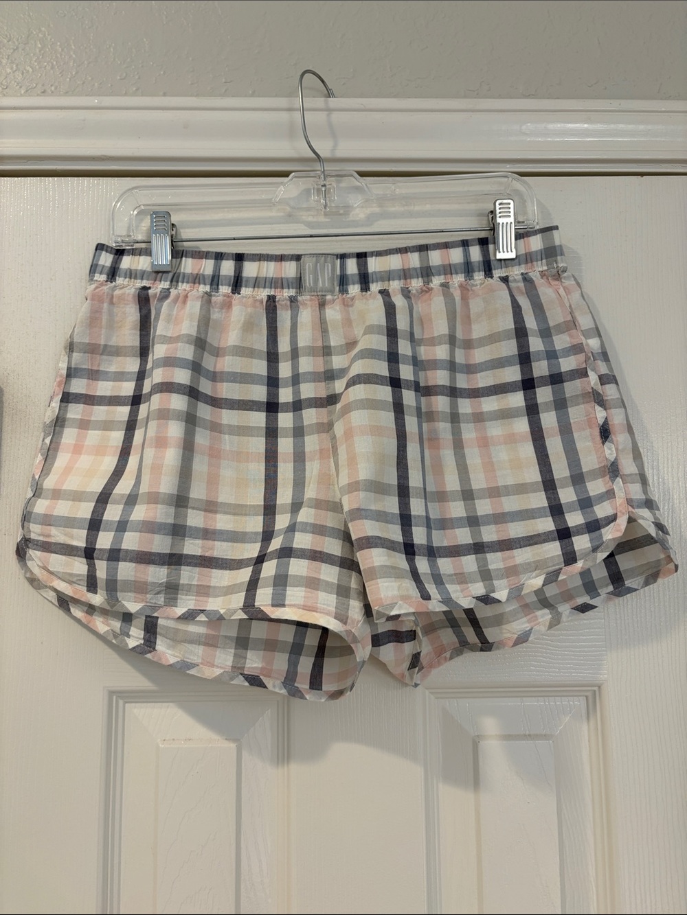 Gap Body Light Plaid Elastic-Waist Pajama Shorts - Soft Pastel Check